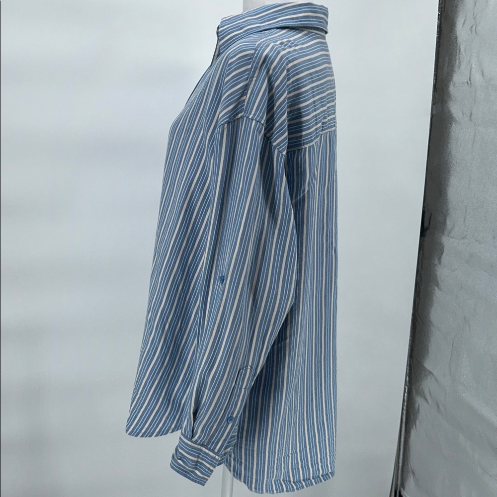 Babaton Aritzia archive button down shirt light blue white stripe size Xs - Picture 5 of 10